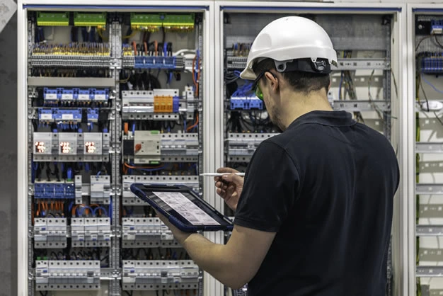 Electrical system digitization smart monitoring and predictive maintenance UAE