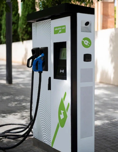 Commercial electric vehicle charger installation and maintenance for businesses